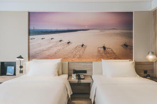 Atour Hotel Haining Leather City South Gate