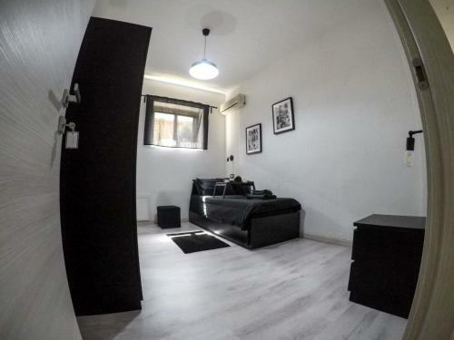 Black&white Guest House