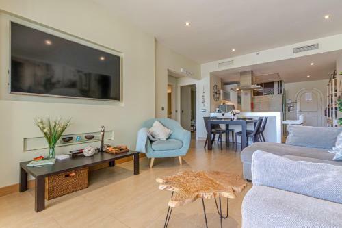 Puerto Marina Apartment