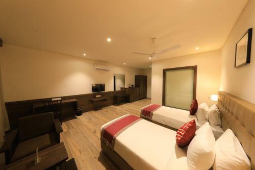 Hotel The Byke Suraj Club, Junagadh