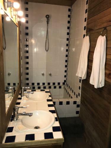 Roatan Bed & Breakfast Apartments
