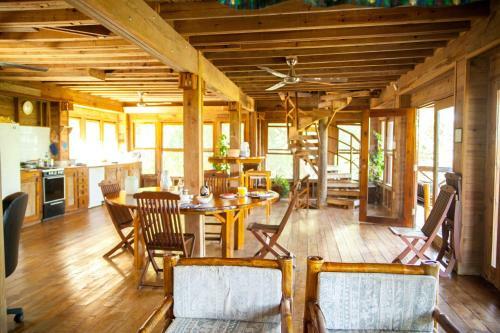 Roatan Bed & Breakfast Apartments