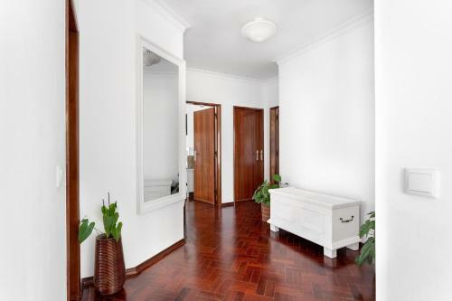 Altido Superb Villa With Pool, Terrace, Garden And Bbq