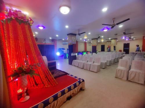 Matri Hotel & Banquets