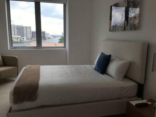 Luxurious Brand New Apartment Hallandale Beach