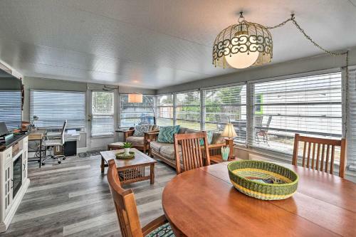 Colorful, Pet-friendly Home Near Ormond Beach