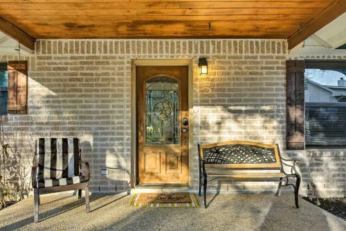 Quiet San Antonio Guest Home, 4-acre Property