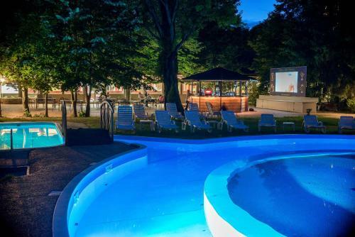 Szindb�d Wellness Hotel