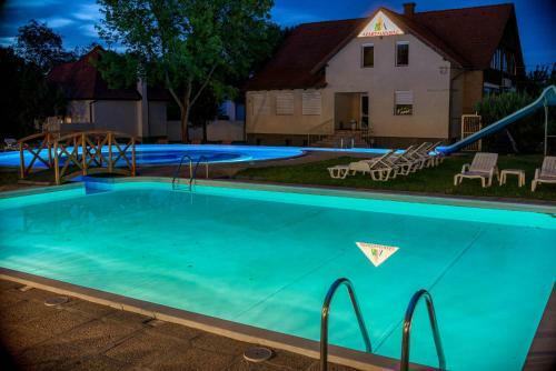 Szindb�d Wellness Hotel