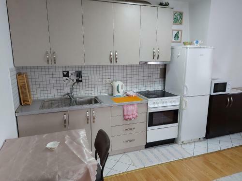 City View - Downtown Apartment In Prishtina