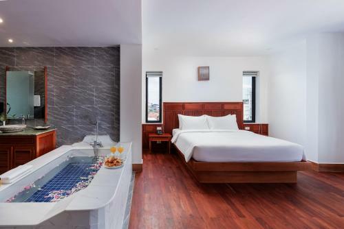 Two Seasons Siem Reap Hotel