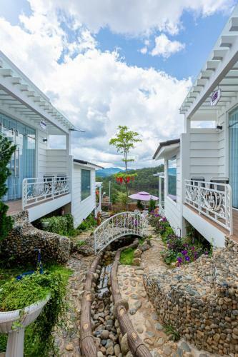 Shin Village Hotel