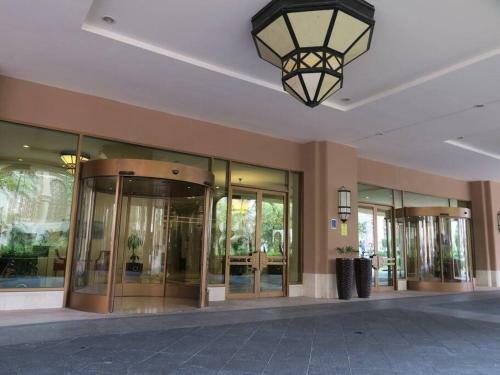 Lovely 1 Bed Served Apartment With Pool