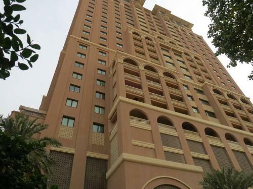 Lovely 1 Bed Served Apartment With Pool