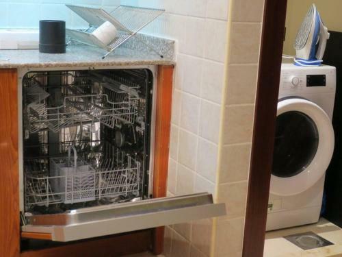 Lovely 1 Bed Served Apartment With Pool