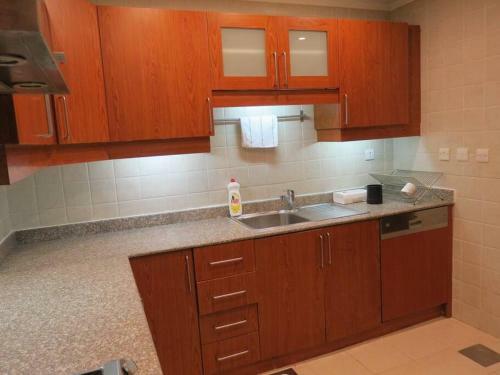 Lovely 1 Bed Served Apartment With Pool