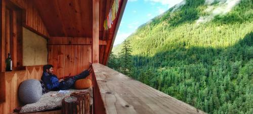 Ruhoots Cafe & Homestays
