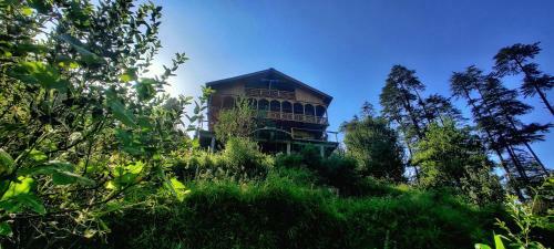 Ruhoots Cafe & Homestays