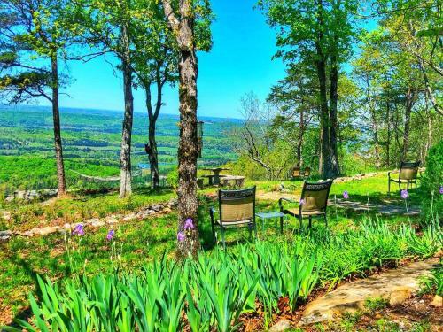 Eagles Perch - Mentone's #1 Vacation Rental!
