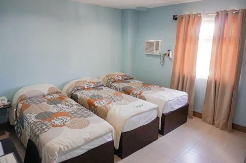 Crowne Garden Hotel