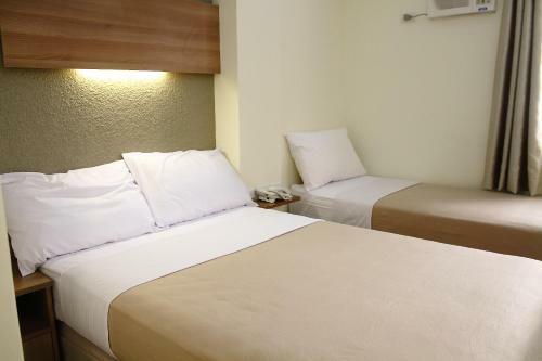 Hotel The Center Suites