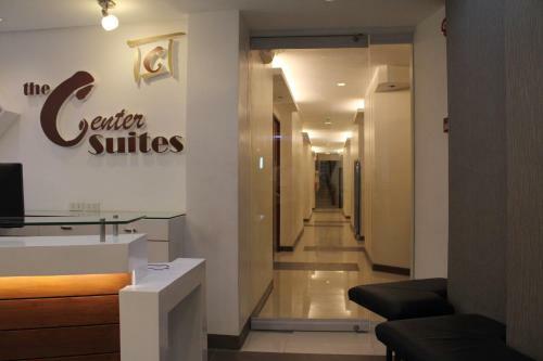 Hotel The Center Suites