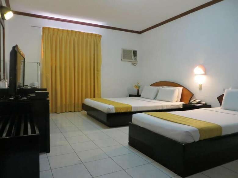 Hotel Paragon Suites