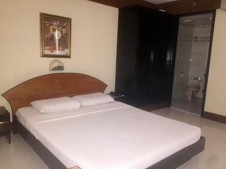 Hotel Paragon Suites