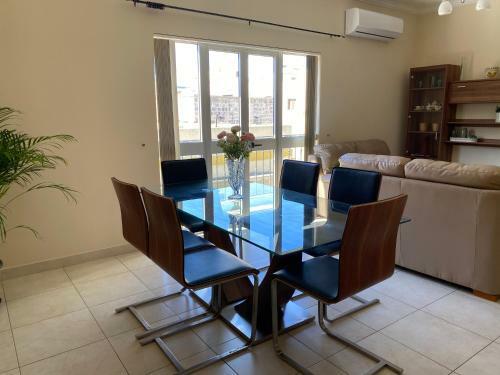 Newly Refurbished Mellieha Central Apartment