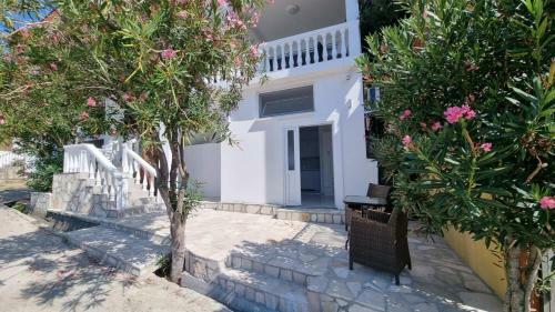 Apartmani Vini