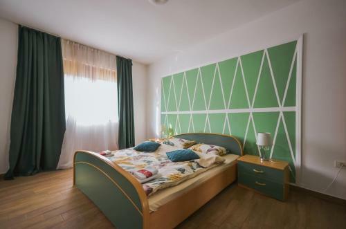 Villa Beautiful Homes With Private Yard, Bath And Free Parking