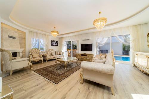 Superb Villa With Pool Hamam And Sauna In Antalya