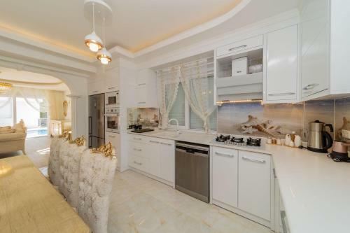 Superb Villa With Pool Hamam And Sauna In Antalya