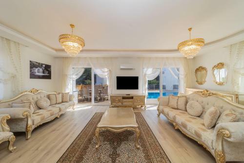 Superb Villa With Pool Hamam And Sauna In Antalya