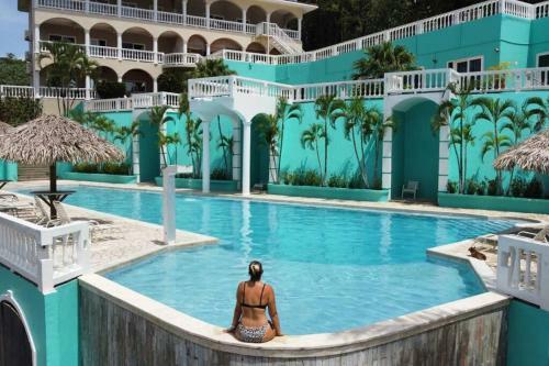 Euphoria Sunset Villa- West End