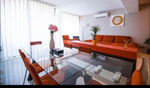 Apartamento Luxurious Executive One Bedroom Suite Space Available