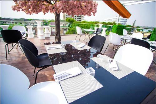 Apartamento Luxurious One Bedroom Executive Space Available