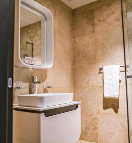 Apartamento Luxurious One Bedroom Executive Space Available