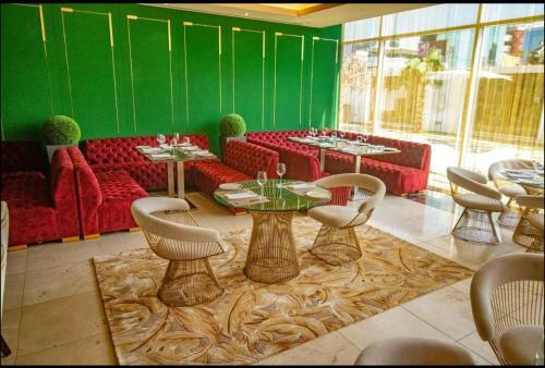 Luxurious Superior Apartment One Bedroom Space Available