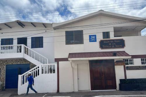 Apartamento Five Minute Walk To Playa Mann And Playa De Oro.