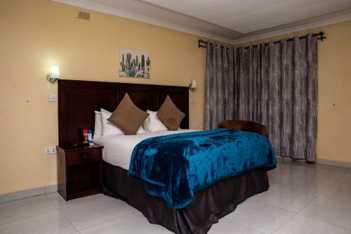 Hotel Zambezi Junction Lodge