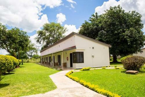 Hotel Zambezi Junction Lodge