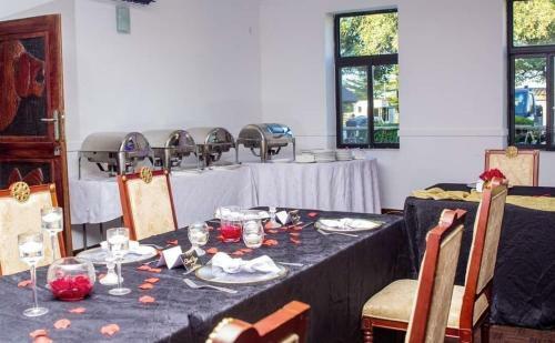 Hotel Zambezi Junction Lodge