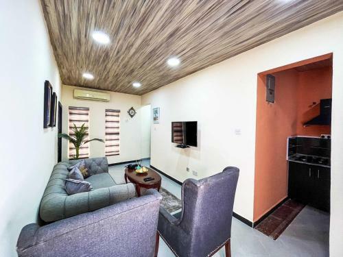 Eleven Apartments Agidingbi