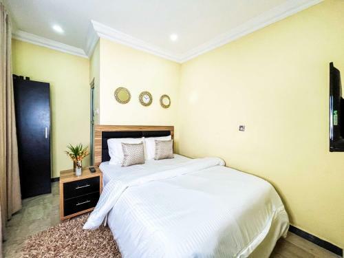 Eleven Apartments Agidingbi