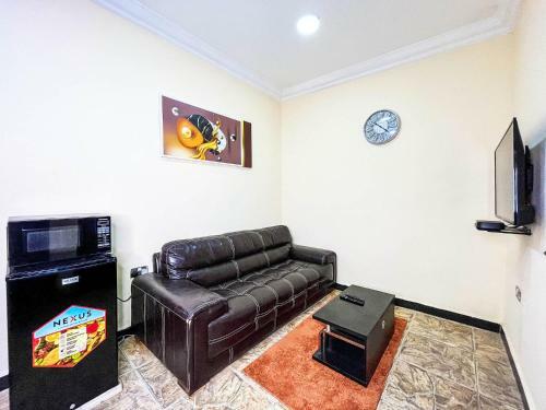 Eleven Apartments Agidingbi