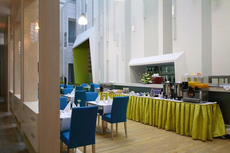 Atrium Fashion Hotel