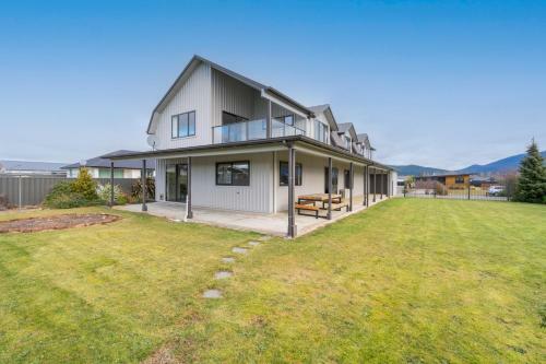 Acheron Homestead - Te Anau Holiday Home