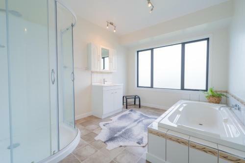 Acheron Homestead - Te Anau Holiday Home