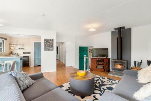 Kerer? Lodge - Two Mile Bay Holiday Home